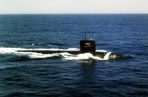 1200px-USS_Hawkbill_(SSN-666).jpg