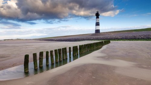 Amazing-Lighthouse-Wallpaper-48-2560x1440-768x432.jpg