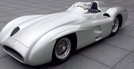 mercedes-benz-and-mercedes-w196-monza-silberpfeil-gallery.jpg.cc0e6e1a47108c6922e44b3ca75540eb.jpg