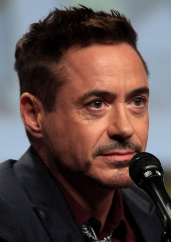 Robert_Downey_Jr_2014_Comic_Con_(cropped).jpg