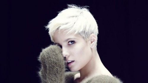 halsey_billboard_rising_star_award.jpg
