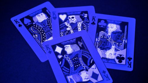 Bicycle-Tragic-Royalty-BlackLight.thumb.jpg.f94d5feb3b71aac4f677f0083172f8b9.jpg