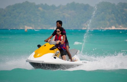 1839573676_jetskiing.thumb.jpg.9c3dc7fec0b6e7d0347b0d96ad82166d.jpg