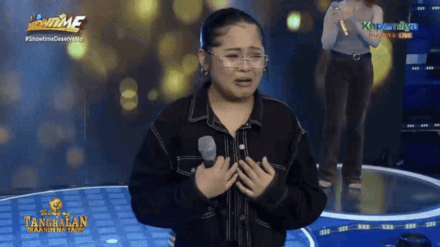 filipino-girl.thumb.gif.dca10a8d9b462072458cb83fbcd2e214.gif