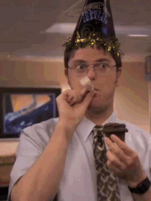 14-17-23-happy-birthday-the-office.gif.9383ab08aeb3a59864ddfc91ca125145.gif