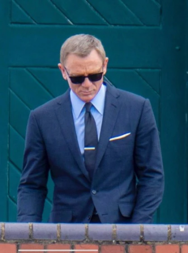 James_Bond_Blue_suit__89066_zoom.png