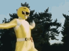 yellow-ranger.gif.42bee156a9fbe8447d7e82ad4ec47fc6.gif