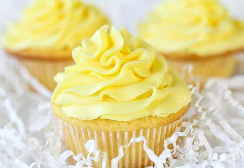 Lemon-Sour-Cream-Cupcakes-5.jpg