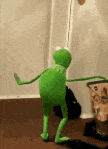 dancing-icegif-3.gif.2cda66bce405c05763be990de2da0159.gif