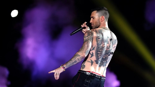 Petrusich-Super-Bowl-Maroon-5.webp