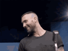 smiling-smirking.gif.688e91572fad1147216e0c904208fb58.gif