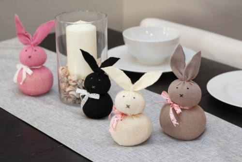 Easter-Decorations-Sock-Bunnies.jpg
