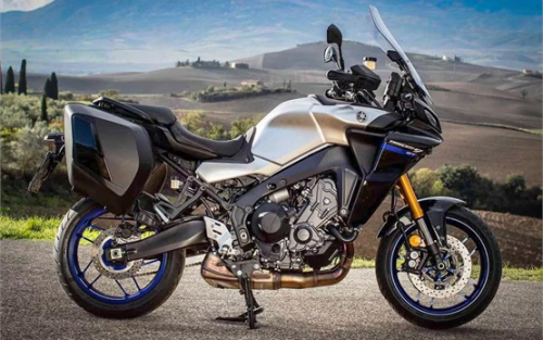 big-front-view-yamaha-xt1200z-super-tenere-motorbike-rental-in-croatia.jpeg